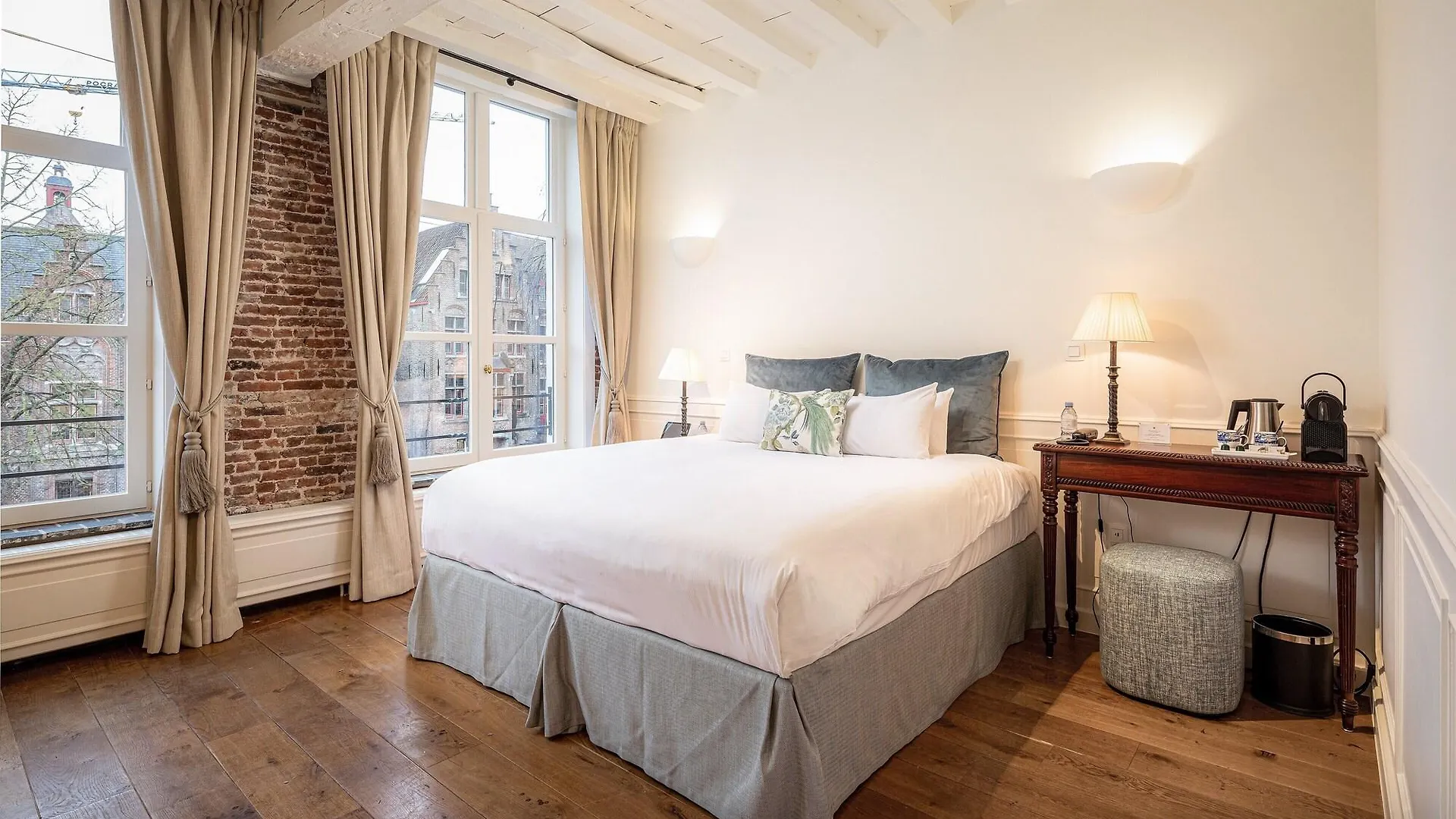 *****  De Tuilerieen - Small Luxury Hotels Of The World Bruges Belgium