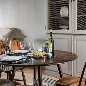 Aubrey - Charming In The Heart Of Holiday home