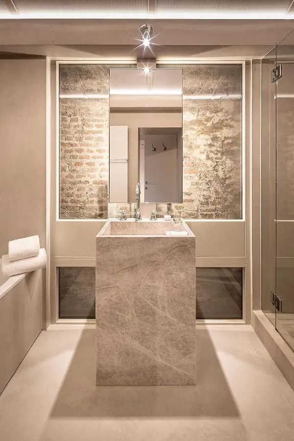De Tuilerieen - Small Luxury Hotels Of The World Brujas