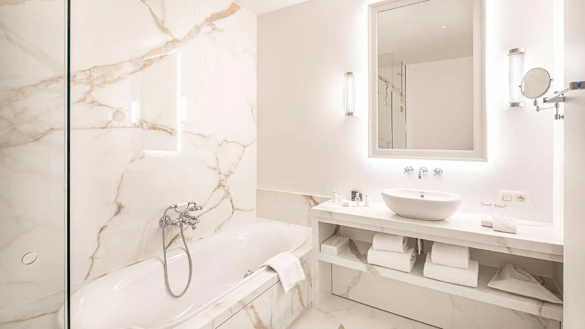 *****  De Tuilerieen - Small Luxury Hotels Of The World Bruges Bélgica